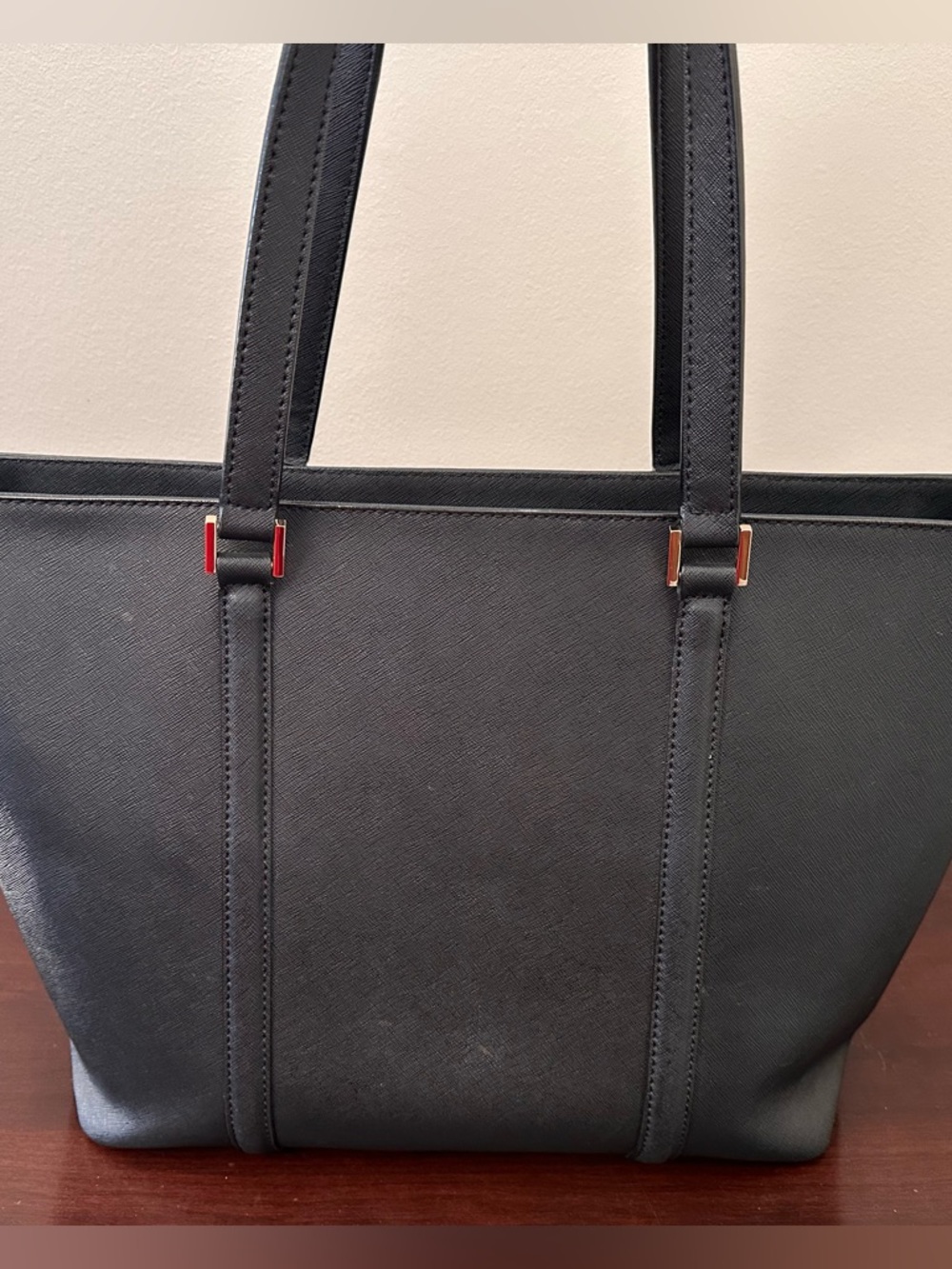 Kate Spade Newbury Lane Dally black zip close gold hardware very good condition - Picture 5 of 17